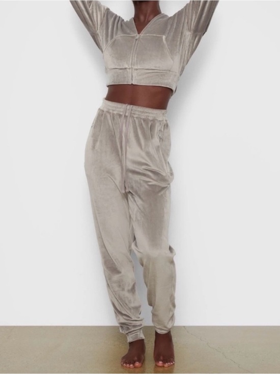 SKIMS Pants - Limited Edition SKIMS Velour Tracksuit Hoodie with Jogger Sweats in Smoke.‎